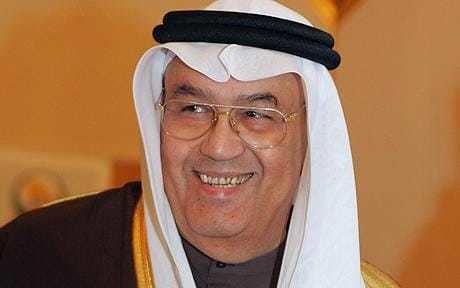 صور للمؤلف عصام يوسف